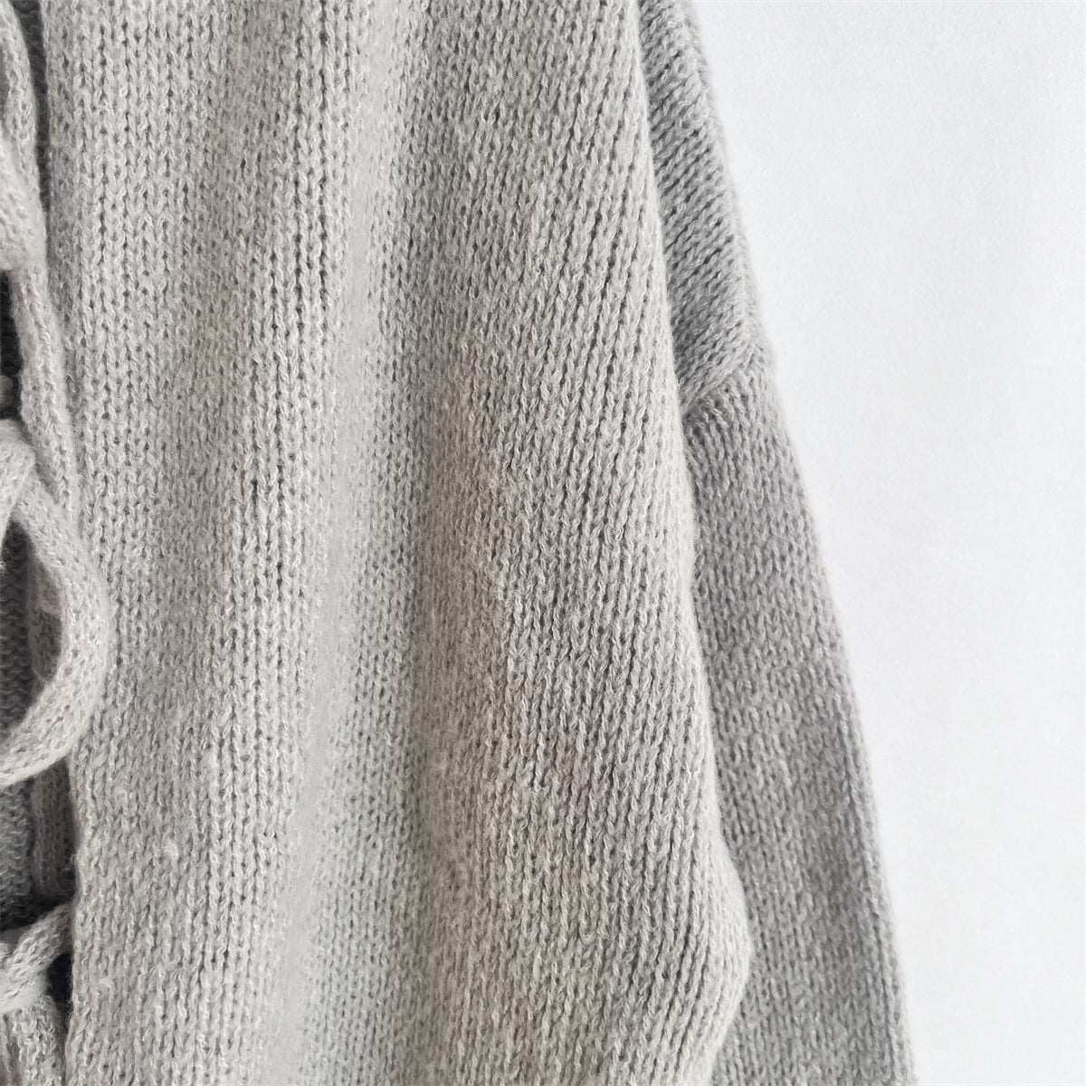 TILDA – Strickjacke mit Schleifendetails